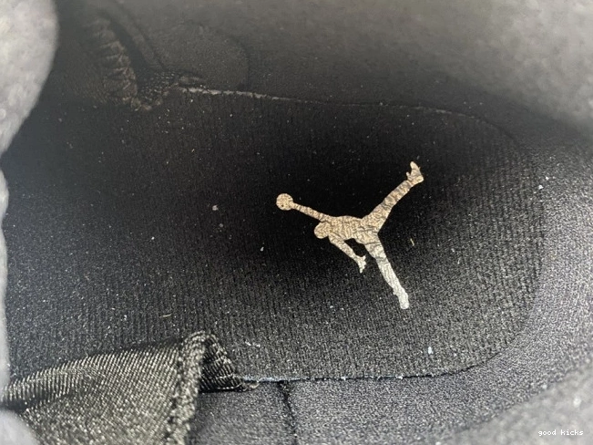 Rep AO6068-004 WMNS Royal 12 Hyper Jordan Air 0717